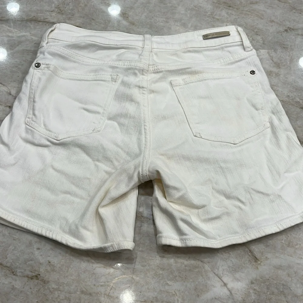 White Pilcro Script‎ Micro Jean Shorts | Size 27 Waist | Excellent Condition - Picture 5 of 12